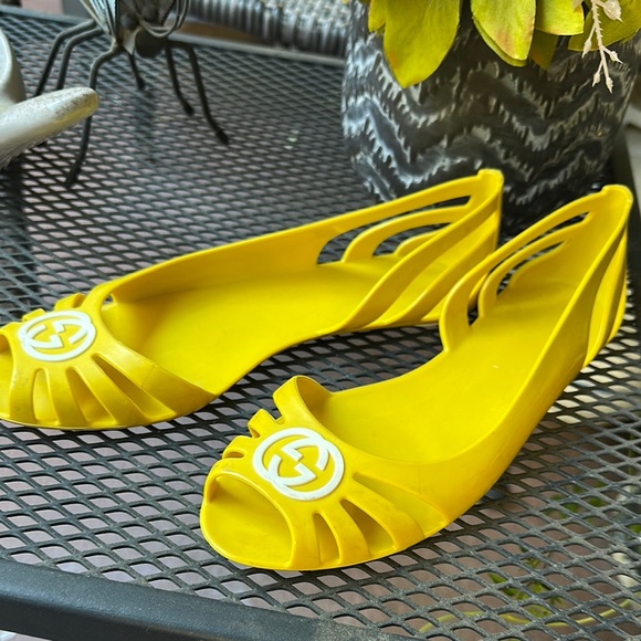 Gucci
Interlocking G Logo Rubber D'Orsay Flats Size 36/ US 6 - Picture 4 of 8